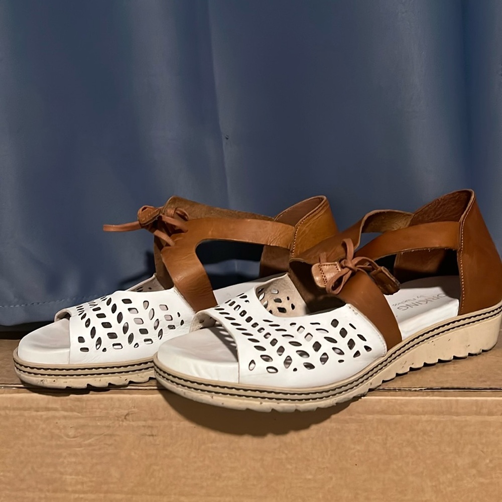 Dorking Sandals